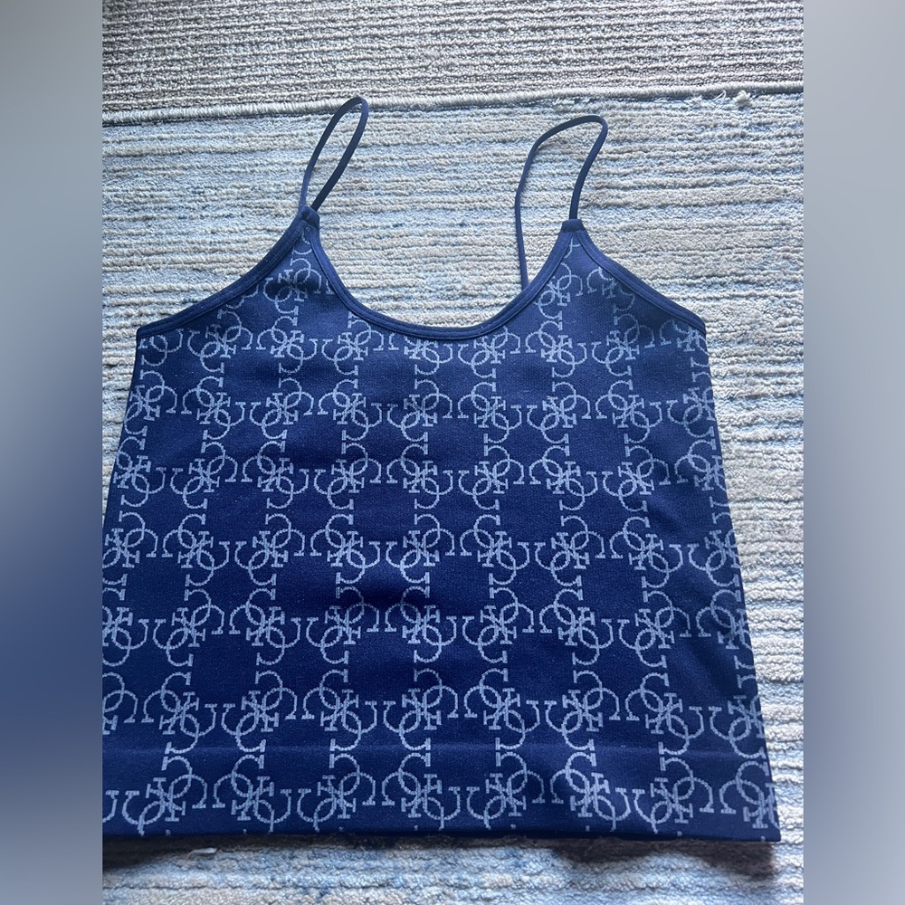 Guess top